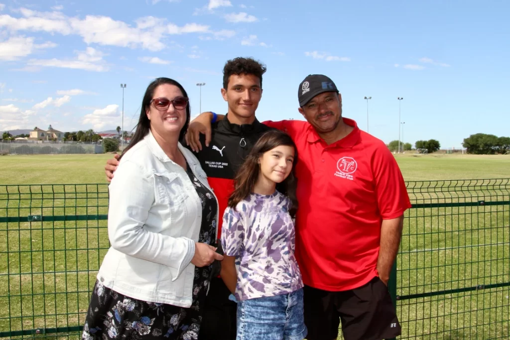 879a13_82afc1f1019c41b3a63a337f0f3be37d_mv2