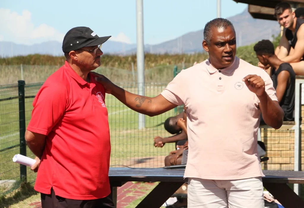 879a13_aee980bb11e64ca8a02b34500c36fa6c_mv2