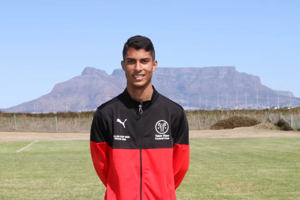 879a13_e80f1562be704bf1ac0d5edb274345a0_mv2